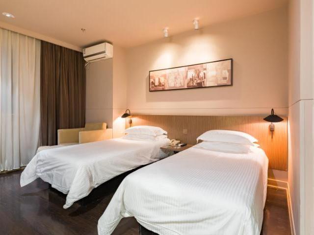 Jinjiang Inn Nanjing Road Pedestrian Streeteast Asia Hotel Shanghai Exteriör bild
